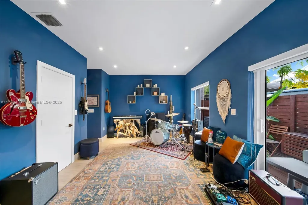 381 Franklin Street Hollywood FL 33019