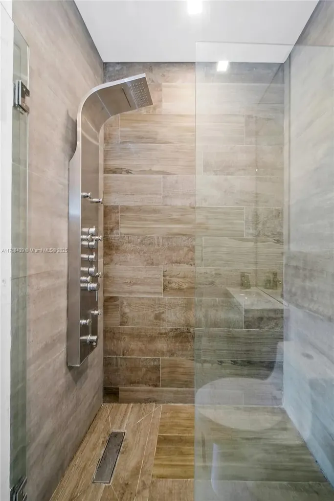 381 Franklin Street Hollywood FL 33019