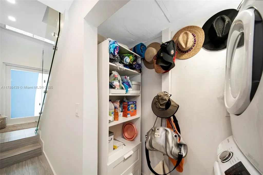 381 Franklin Street Hollywood FL 33019