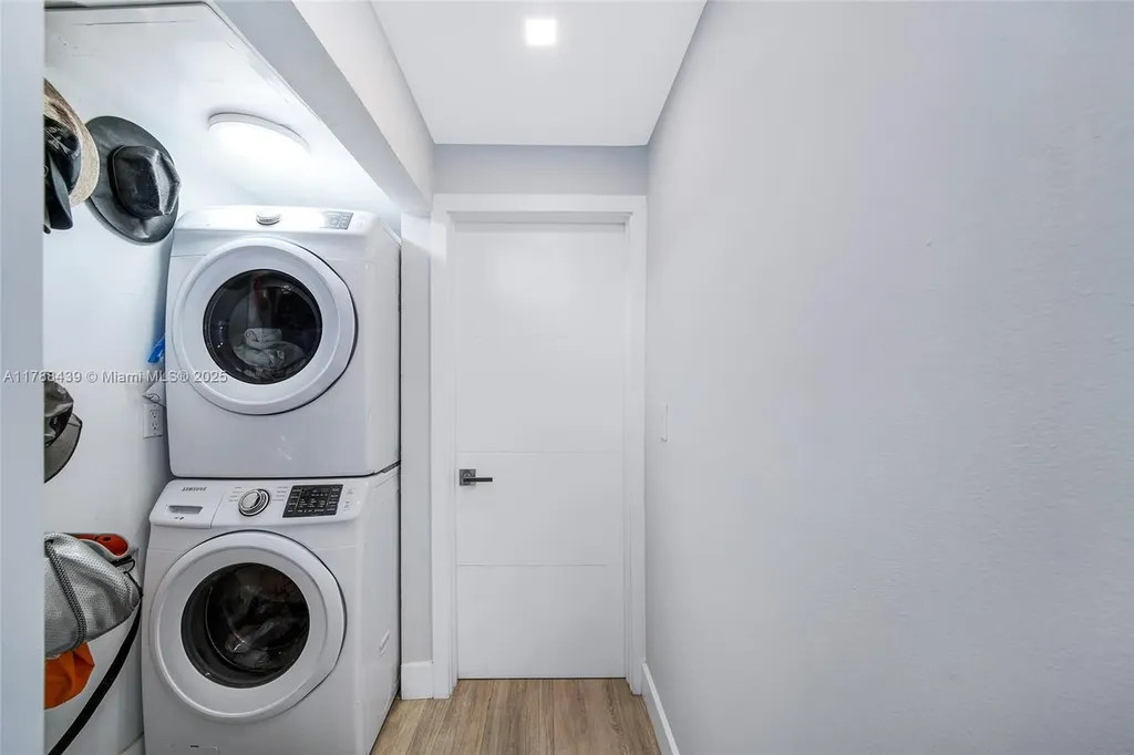 381 Franklin Street Hollywood FL 33019