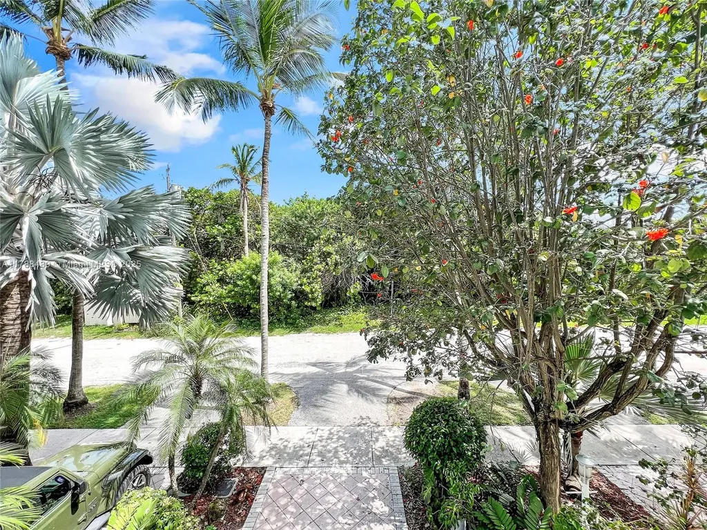 381 Franklin Street Hollywood FL 33019