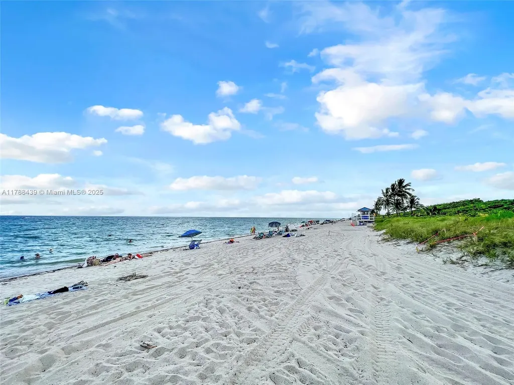 381 Franklin Street Hollywood FL 33019