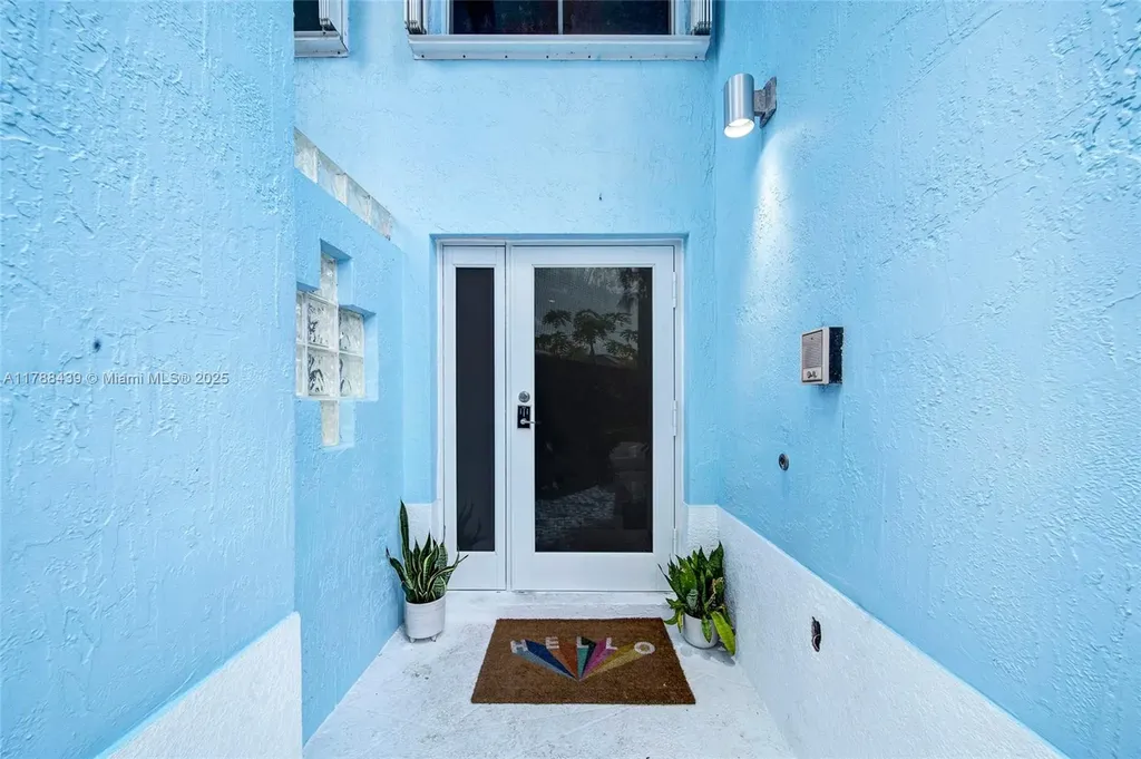 381 Franklin Street Hollywood FL 33019