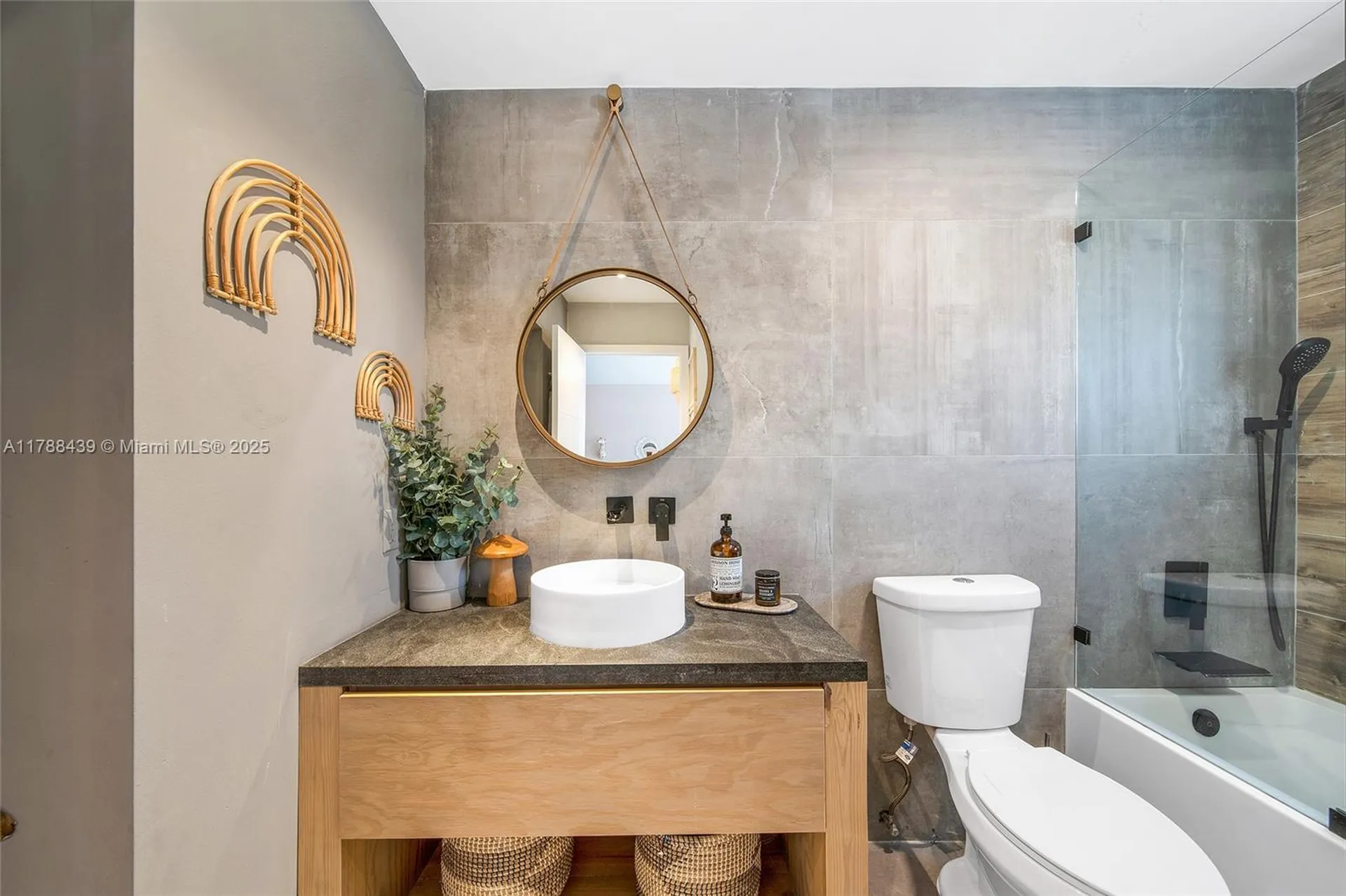 381 Franklin Street Hollywood FL 33019