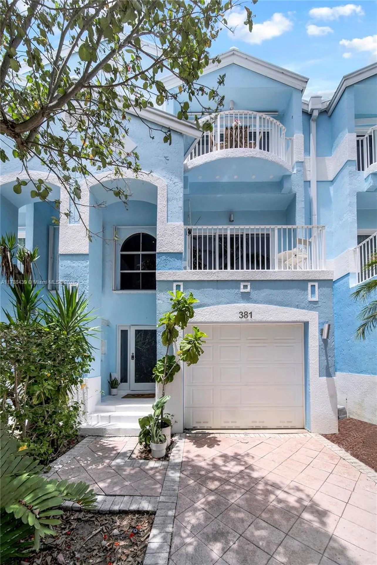 381 Franklin Street Hollywood FL 33019