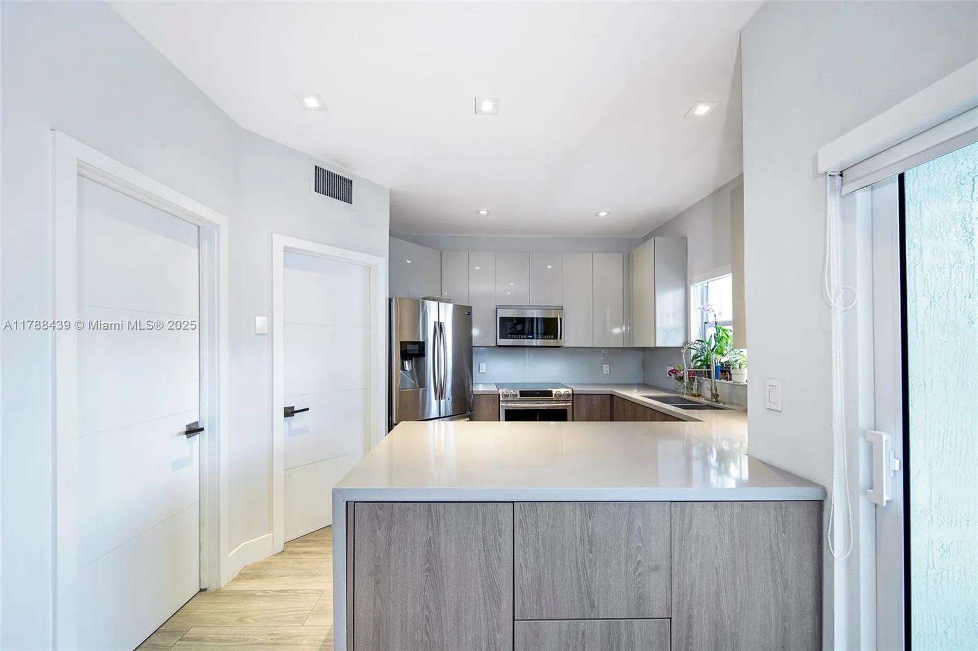 381 Franklin Street Hollywood FL 33019