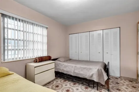 35 SW 60th Avenue Miami FL 33144