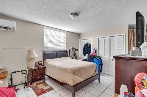 35 SW 60th Avenue Miami FL 33144