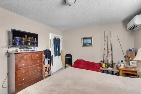35 SW 60th Avenue Miami FL 33144