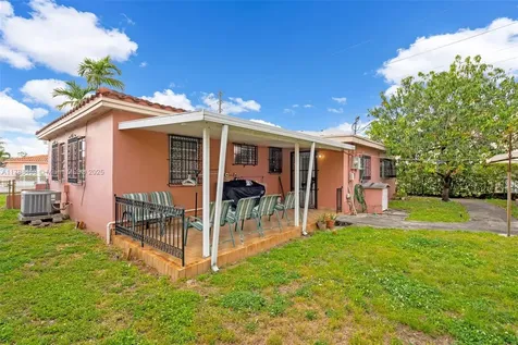 35 SW 60th Avenue Miami FL 33144