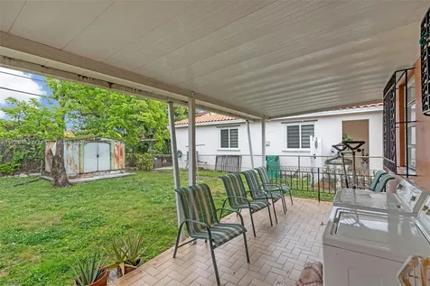 35 SW 60th Avenue Miami FL 33144