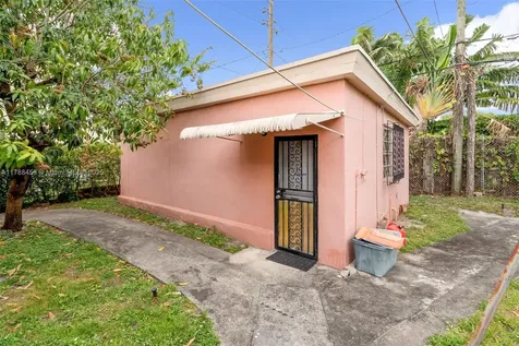 35 SW 60th Avenue Miami FL 33144