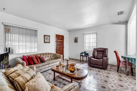 35 SW 60th Avenue Miami FL 33144