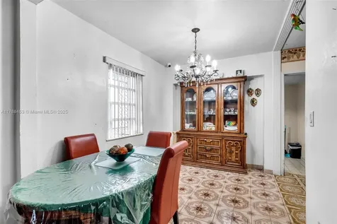 35 SW 60th Avenue Miami FL 33144