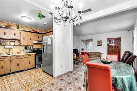 35 SW 60th Avenue Miami FL 33144