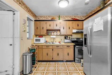 35 SW 60th Avenue Miami FL 33144