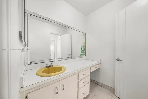 1106 NE 3rd Street Hallandale Beach FL 33009