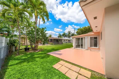 1106 NE 3rd Street Hallandale Beach FL 33009