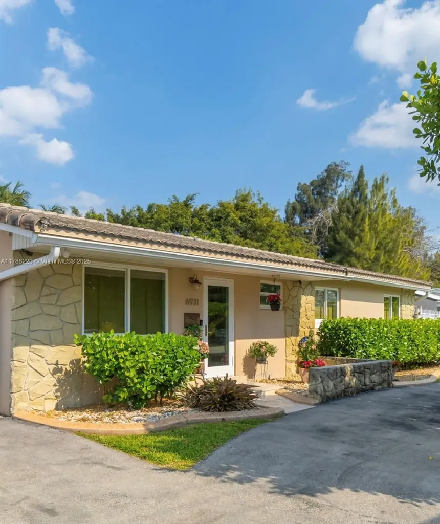 6931 SW 108th Avenue Miami FL 33173