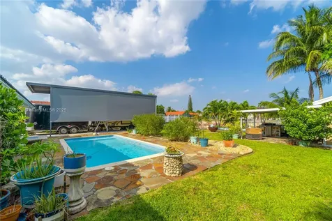 6931 SW 108th Avenue Miami FL 33173