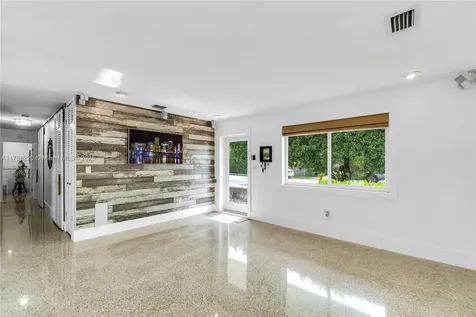 6931 SW 108th Avenue Miami FL 33173