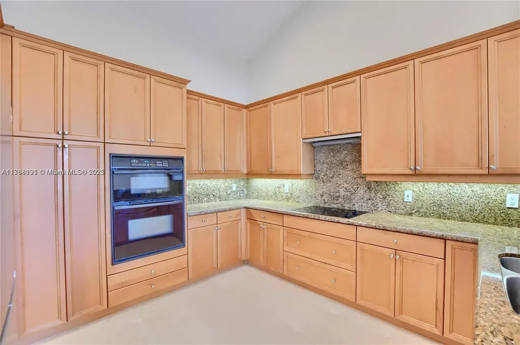 23 Royal Palm Way Boca Raton FL 33432