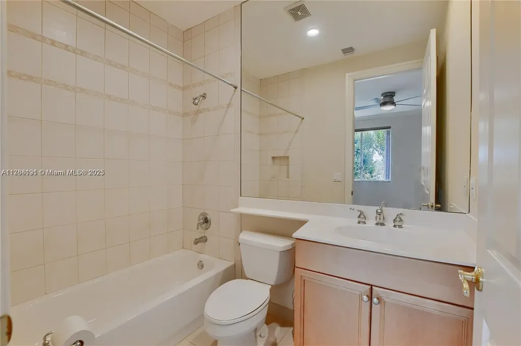 23 Royal Palm Way Boca Raton FL 33432