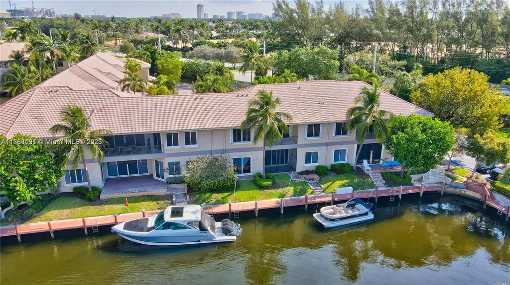 23 Royal Palm Way Boca Raton FL 33432