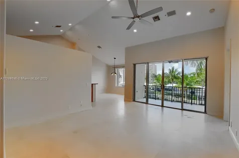 23 Royal Palm Way Boca Raton FL 33432