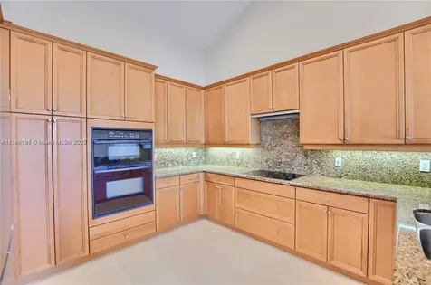 23 Royal Palm Way Boca Raton FL 33432