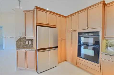 23 Royal Palm Way Boca Raton FL 33432