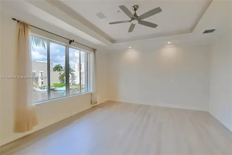 23 Royal Palm Way Boca Raton FL 33432
