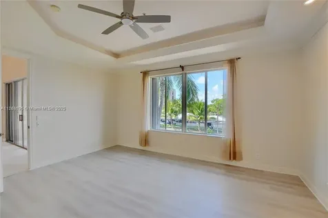 23 Royal Palm Way Boca Raton FL 33432