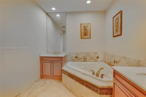 23 Royal Palm Way Boca Raton FL 33432
