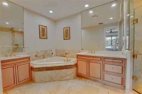 23 Royal Palm Way Boca Raton FL 33432