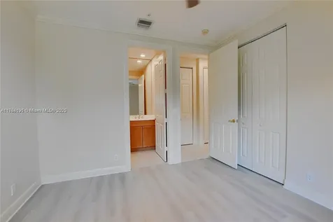 23 Royal Palm Way Boca Raton FL 33432