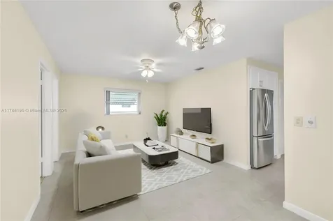 1171 NW 88th Way Plantation FL 33322