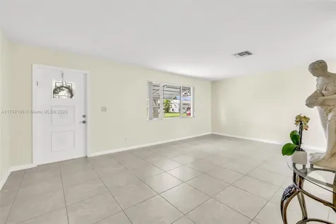 1171 NW 88th Way Plantation FL 33322