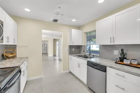 1171 NW 88th Way Plantation FL 33322