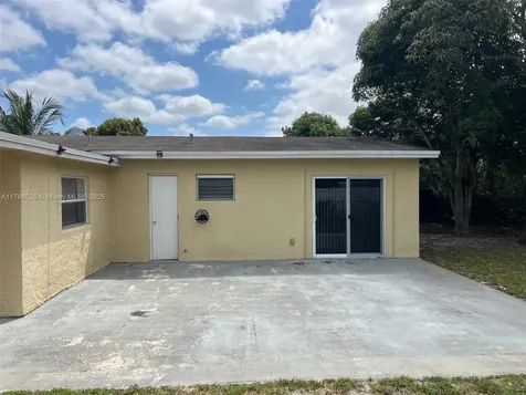 4410 NW 30th Court Lauderdale Lakes FL 33313