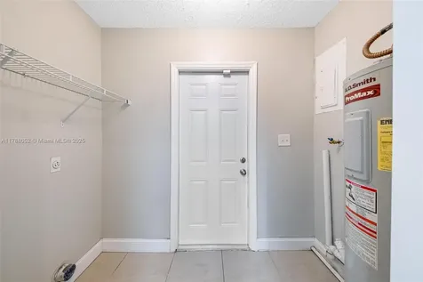 702 SW 79th Avenue North Lauderdale FL 33068