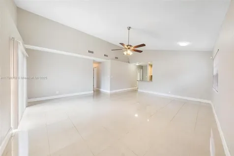 702 SW 79th Avenue North Lauderdale FL 33068