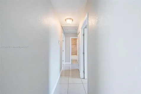 702 SW 79th Avenue North Lauderdale FL 33068