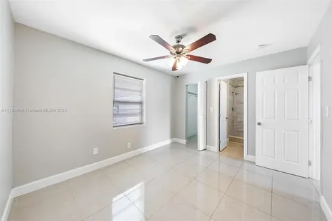 702 SW 79th Avenue North Lauderdale FL 33068