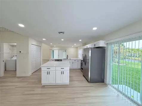 9525 NW 9th Court Plantation FL 33324