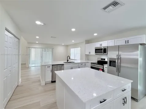 9525 NW 9th Court Plantation FL 33324