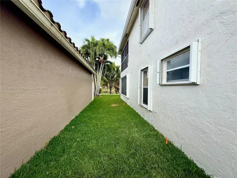 9525 NW 9th Court Plantation FL 33324