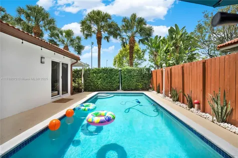5566 NW 102nd Place Doral FL 33178