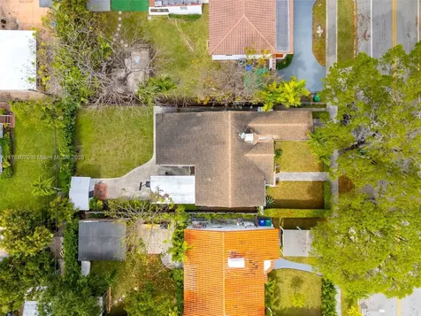 2474 SW 24th Terrace Miami FL 33145