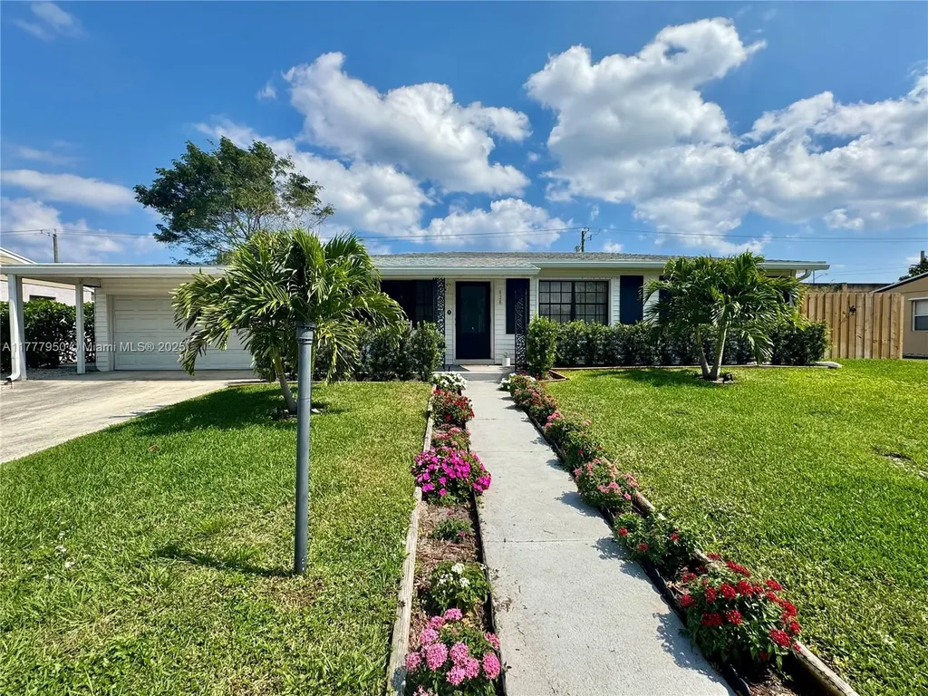 826 Cochran Drive Lake Worth FL 33461
